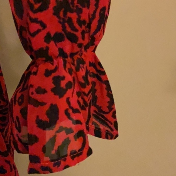 H&M Fit and flare Mini dress with long sleeves and ruffles. Size. 2 - Picture 3 of 8